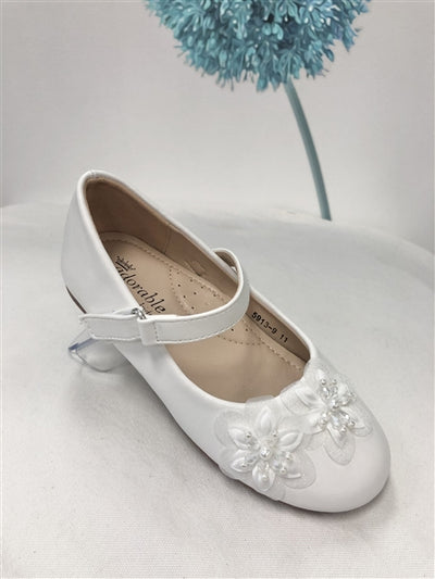 Flats with Flower Design: White (5913)