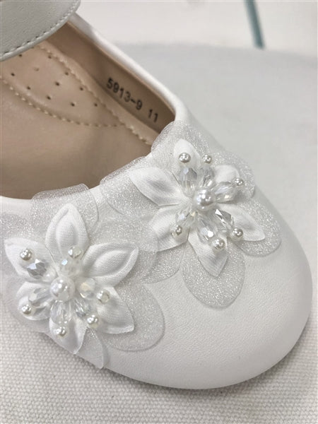 Flats with Flower Design: White (5913)